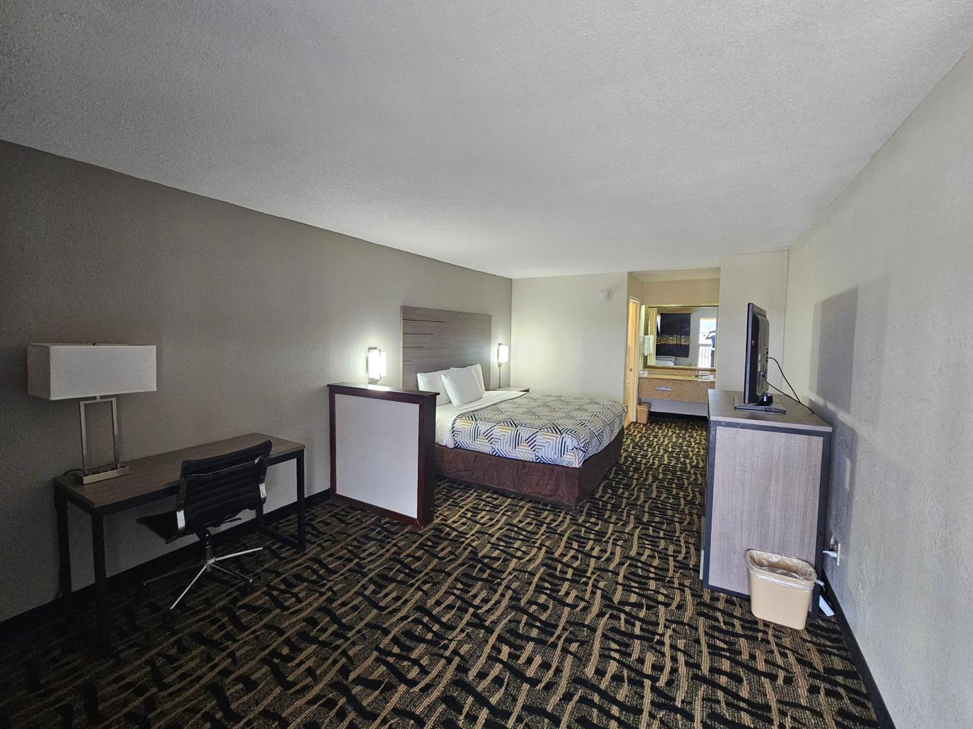 Hotel 6 Ms Southwest